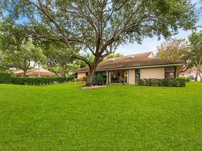 8333 Springlake Dr A, Boca Raton FL 33496