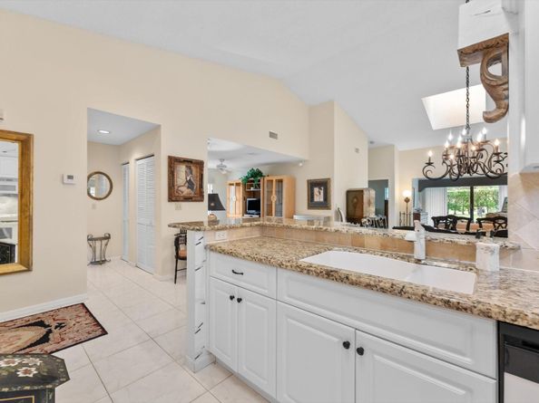 8333 Springlake Dr A, Boca Raton FL 33496