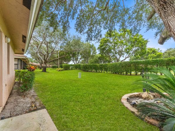 8333 Springlake Dr A, Boca Raton FL 33496