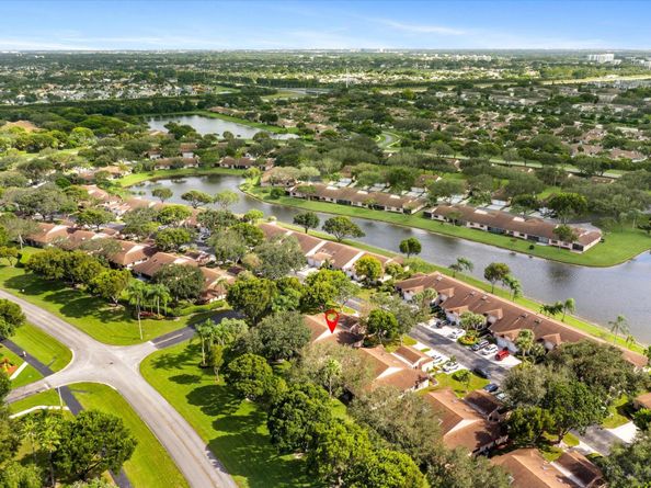 8333 Springlake Dr A, Boca Raton FL 33496