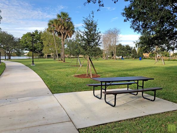 4450 NW 10th St, Coconut Creek FL 33066