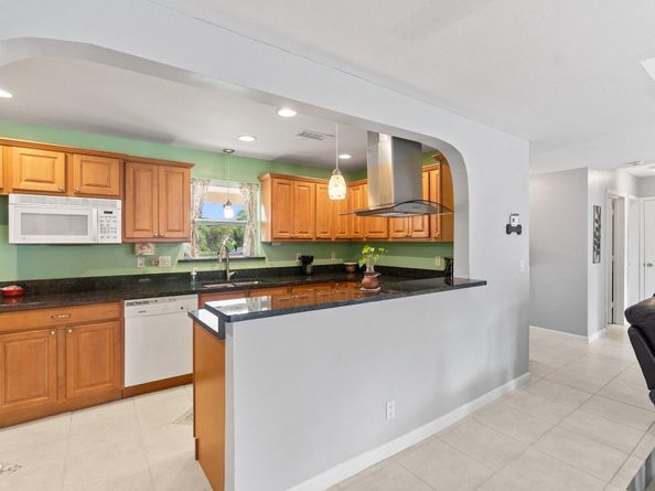 4450 NW 10th St, Coconut Creek FL 33066