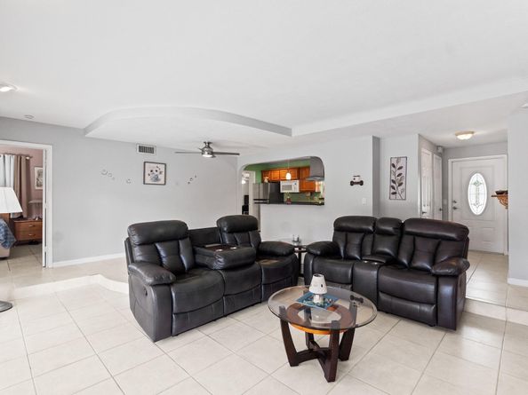 4450 NW 10th St, Coconut Creek FL 33066
