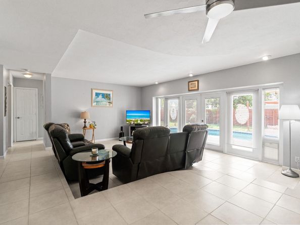 4450 NW 10th St, Coconut Creek FL 33066