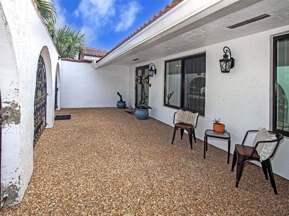 11035 NW 26th Dr, Coral Springs FL 33065