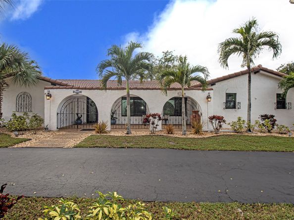 11035 NW 26th Dr, Coral Springs FL 33065