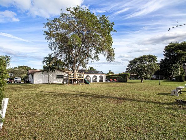 11035 NW 26th Dr, Coral Springs FL 33065