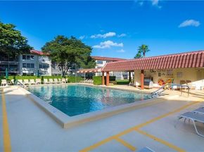 9800 N Hollybrook Lake Dr 202, Pembroke Pines FL 33025