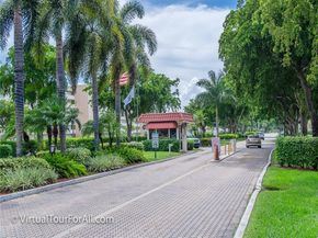 9800 N Hollybrook Lake Dr 202, Pembroke Pines FL 33025