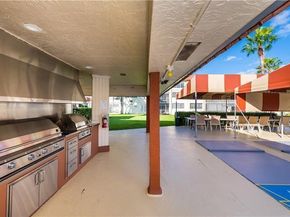 9800 N Hollybrook Lake Dr 202, Pembroke Pines FL 33025
