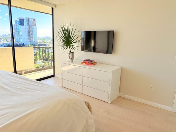 5200 N Flagler Drive 1406, West Palm Beach FL 33407