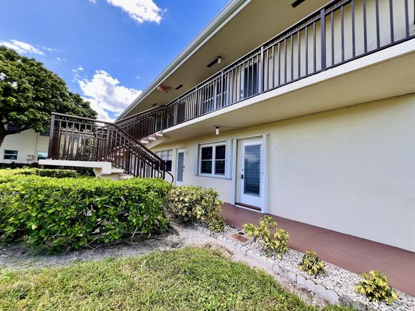 131 Andover F, West Palm Beach FL 33417