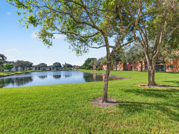 5574 Witney Drive 109, Delray Beach FL 33484