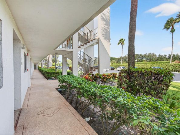 5574 Witney Drive 109, Delray Beach FL 33484