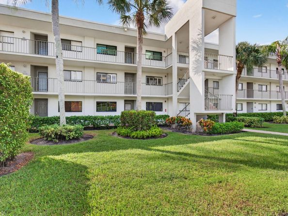 5574 Witney Drive 109, Delray Beach FL 33484