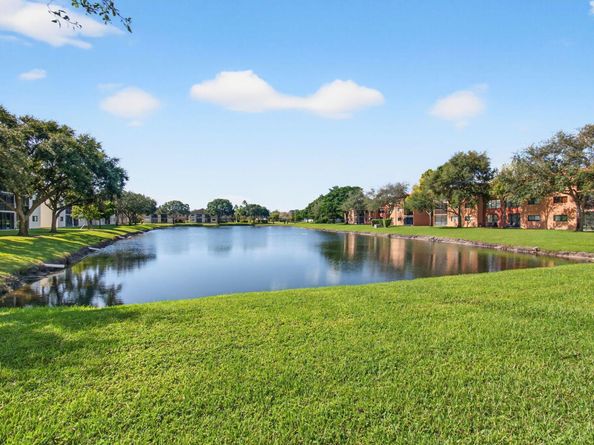 5574 Witney Drive 109, Delray Beach FL 33484