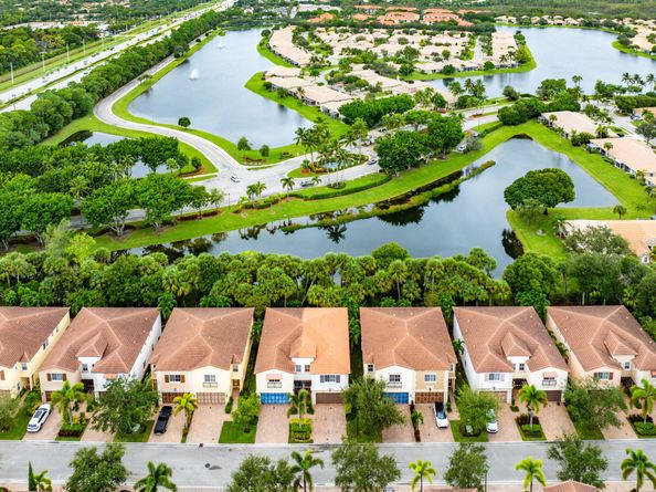 2115 Foxtail View Court, West Palm Beach FL 33411