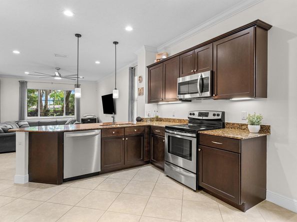 2115 Foxtail View Court, West Palm Beach FL 33411