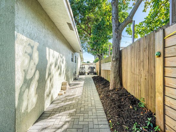 22207 SW 65th Terrace, Boca Raton FL 33428