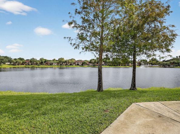 832 NW 92nd Avenue, Plantation FL 33324