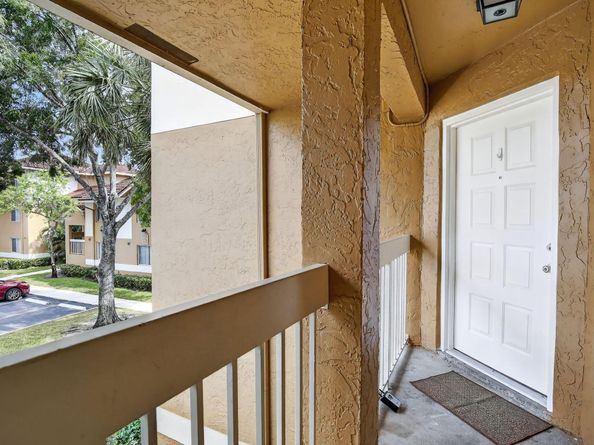 832 NW 92nd Avenue, Plantation FL 33324