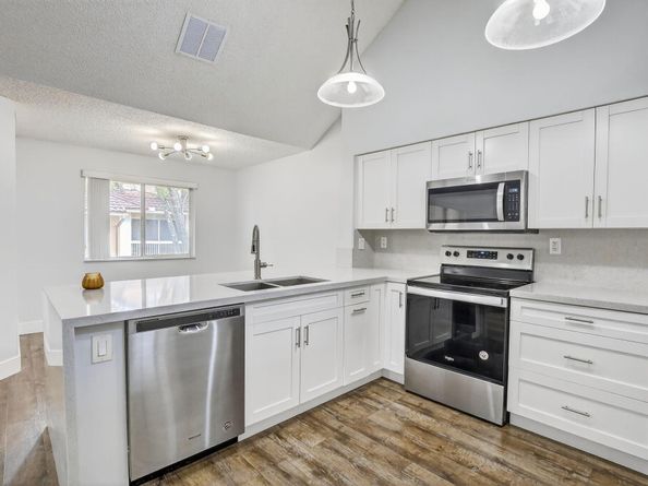 832 NW 92nd Avenue, Plantation FL 33324