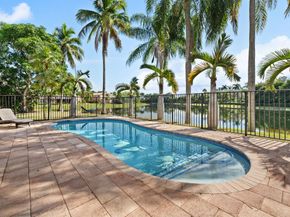 1260 Fairfax Ct, Weston FL 33326