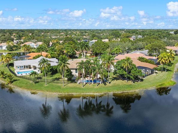 1260 Fairfax Ct, Weston FL 33326