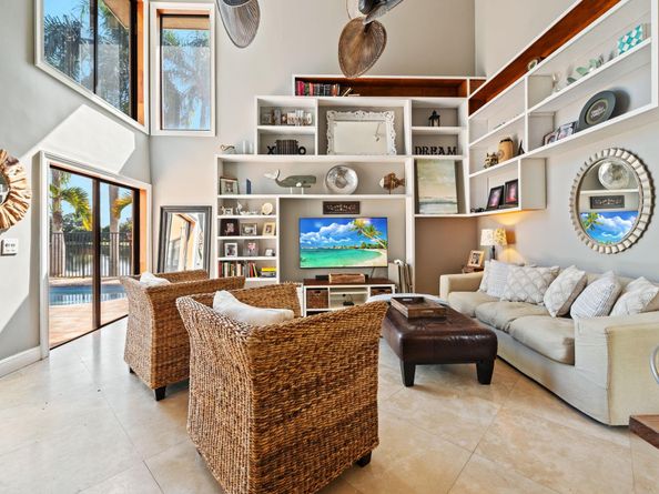 1260 Fairfax Ct, Weston FL 33326