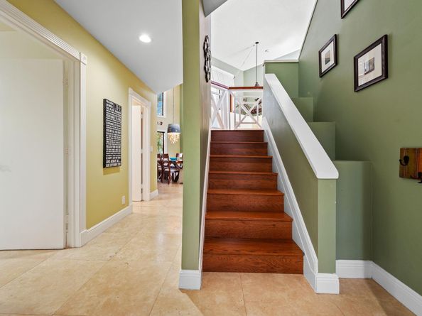 1260 Fairfax Ct, Weston FL 33326