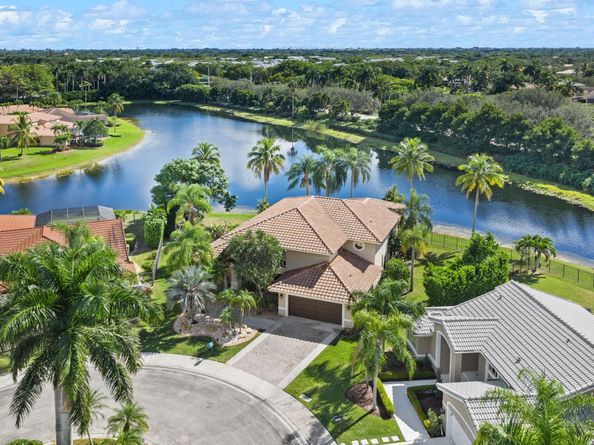 1260 Fairfax Ct, Weston FL 33326