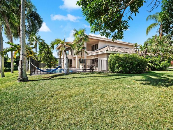 1260 Fairfax Ct, Weston FL 33326