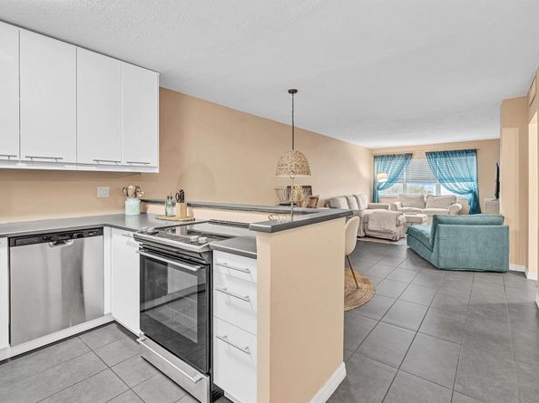 2555 NE 11th St 610, Fort Lauderdale FL 33304