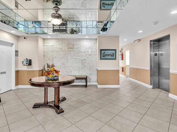 2555 NE 11th St 610, Fort Lauderdale FL 33304