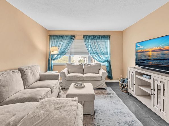 2555 NE 11th St 610, Fort Lauderdale FL 33304