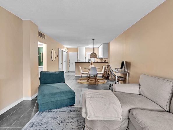 2555 NE 11th St 610, Fort Lauderdale FL 33304