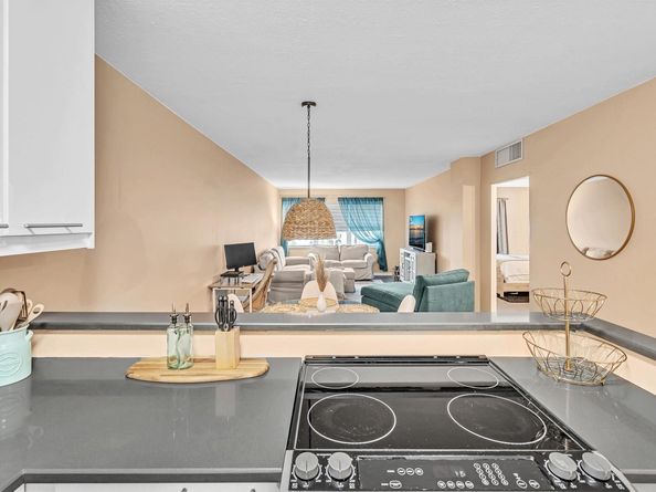 2555 NE 11th St 610, Fort Lauderdale FL 33304