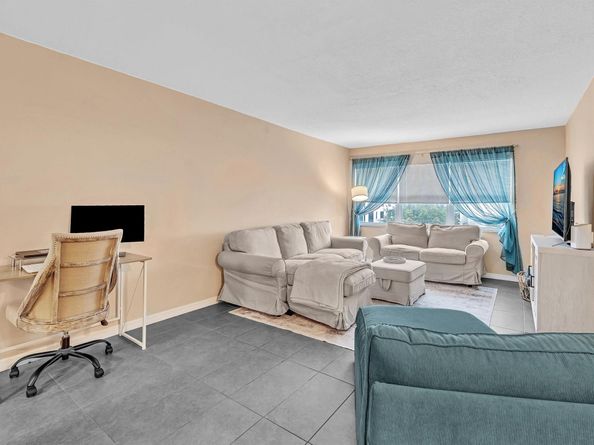 2555 NE 11th St 610, Fort Lauderdale FL 33304