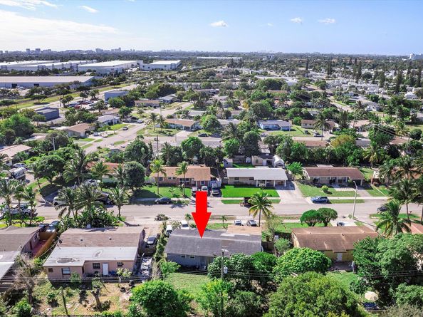 941 NE 51st Street, Deerfield Beach FL 33064