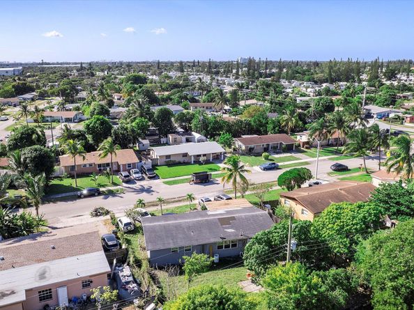 941 NE 51st Street, Deerfield Beach FL 33064