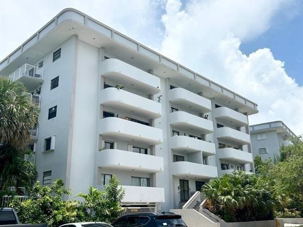 110 S Shore Dr 5C, Miami Beach FL 33141