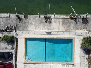 110 S Shore Dr 5C, Miami Beach FL 33141