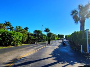 896 N Federal Highway 523, Lantana FL 33462