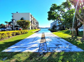896 N Federal Highway 523, Lantana FL 33462