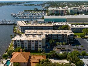 896 N Federal Highway 523, Lantana FL 33462