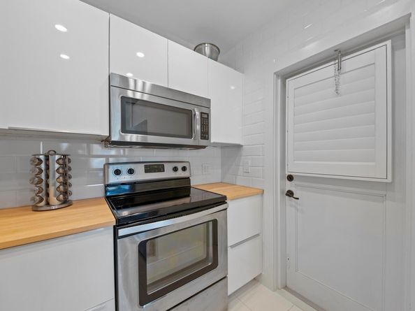 900 Atlantic Shores Boulevard 202, Hallandale Beach FL 33009