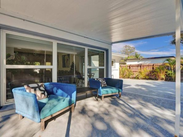 1050 NE 150th St, Miami FL 33161