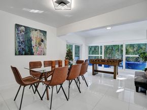 1050 NE 150th St, Miami FL 33161