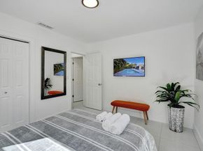 1050 NE 150th St, Miami FL 33161