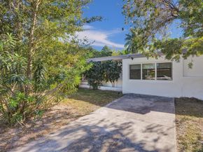 1050 NE 150th St, Miami FL 33161